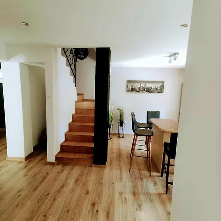 Pod Sosnami Miedzylesie 6os * أوسترودا