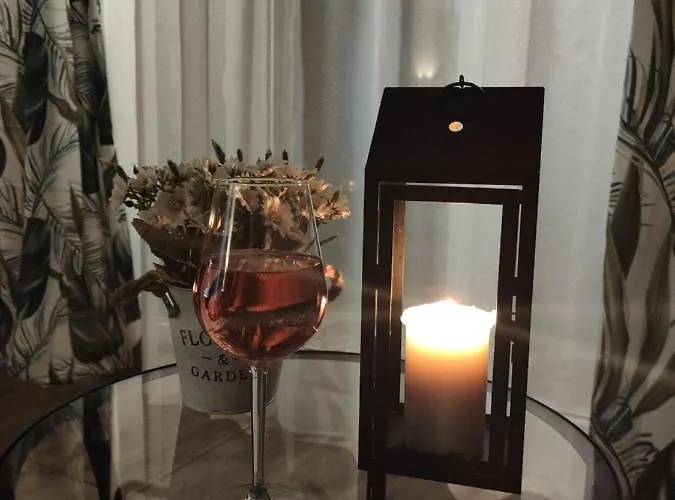 Pod Sosnami Miedzylesie 6os Homestay